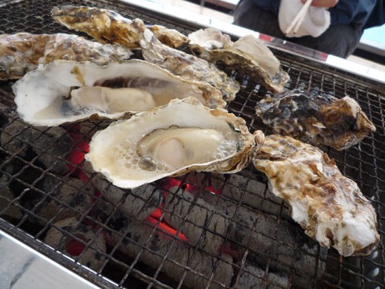 糸島牡蠣小屋　地元の海産物